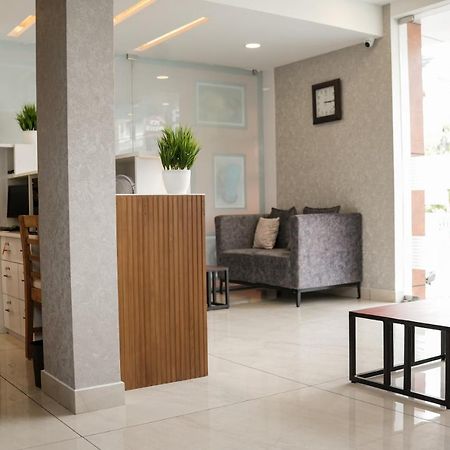 Sulu Residency Hotel Kochi Екстериор снимка