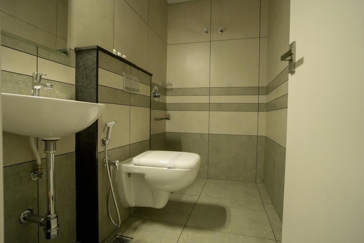 Sulu Residency Hotel Kochi Екстериор снимка
