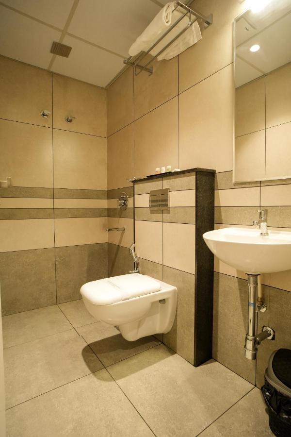 Sulu Residency Hotel Kochi Екстериор снимка