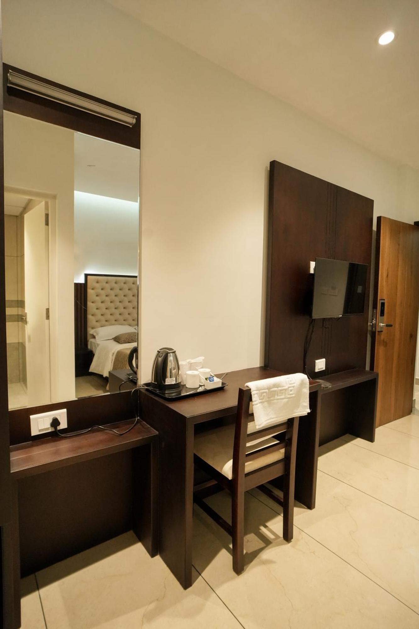 Sulu Residency Hotel Kochi Екстериор снимка